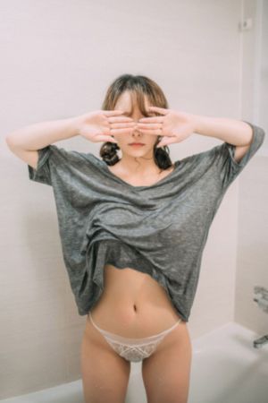 与僧侣交往的色欲之夜